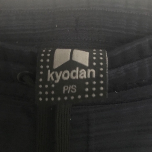 Boy size small navy Kyodan joggers - Picture 4 of 4